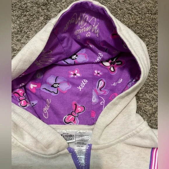 Disney Minnie Mouse hooded sweatshirt with zippered pouch. Size 8 - Picture 4 of 4